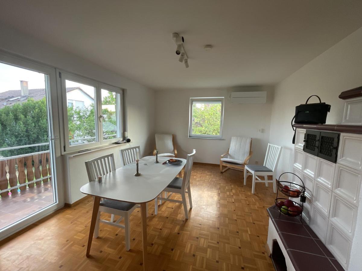 Sonnige 3 Zimmer Wohnung Mit Schoenem Balkon Im Gruenen Reutlingen Exterior photo